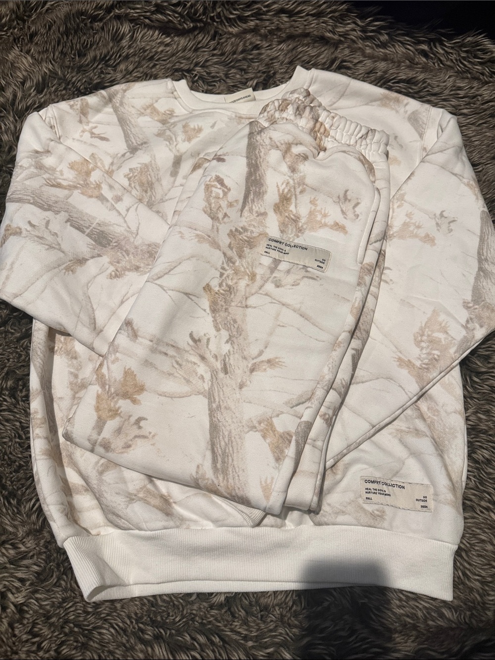 Beige Camo Comfrt Sweatshirt & Joggers Set